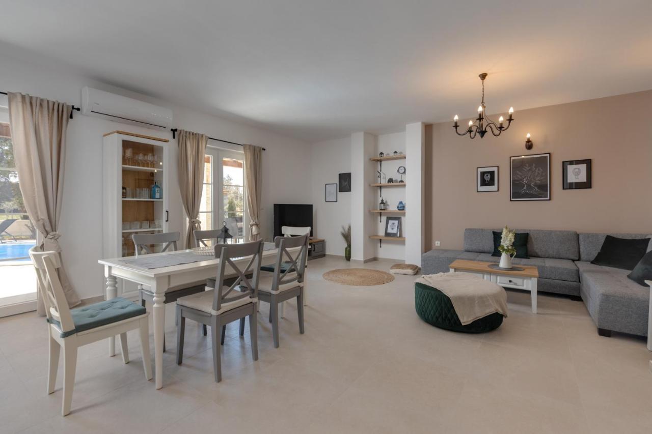 Villa Mediterra Prima Nin Bagian luar foto